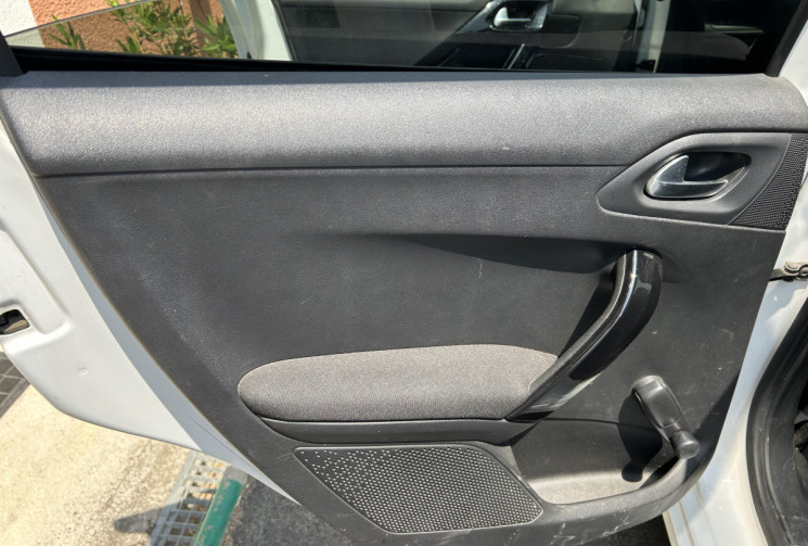Peugeot 208 Style 1.6 Hdi 75 cv Distribution neuve