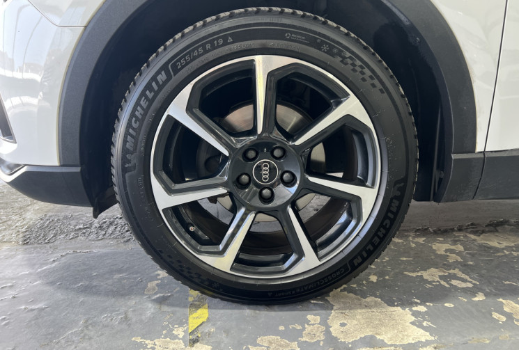 Audi Q3  1.5 TFSI 150 BUSINESS LINE / VIRTUAL COCKPIT / JANTES S LINE