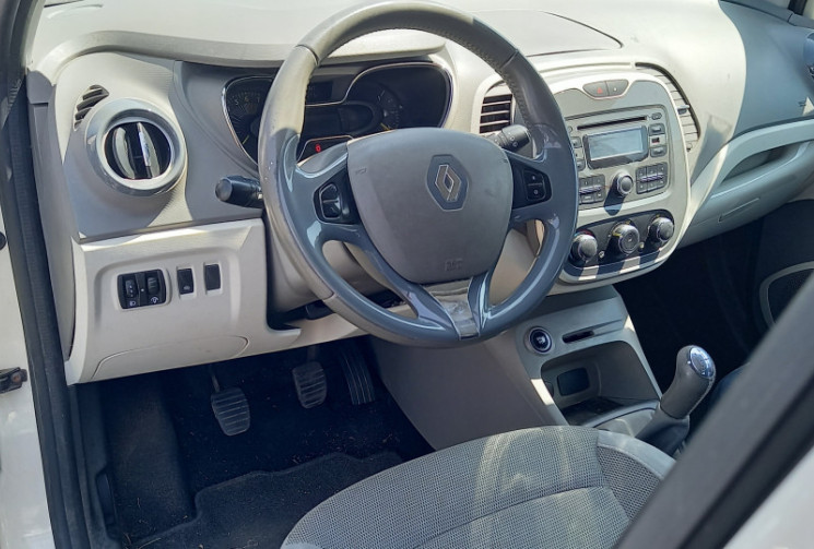 Renault Captur  0.9 TCe 90 pour PRO de l'AUTO   2 portes enfoncées
