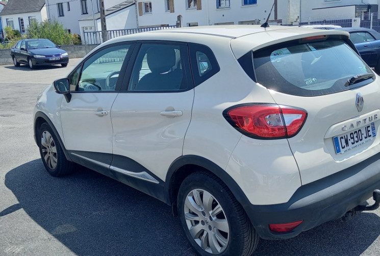 Renault Captur  0.9 TCe 90 pour PRO de l'AUTO   2 portes enfoncées
