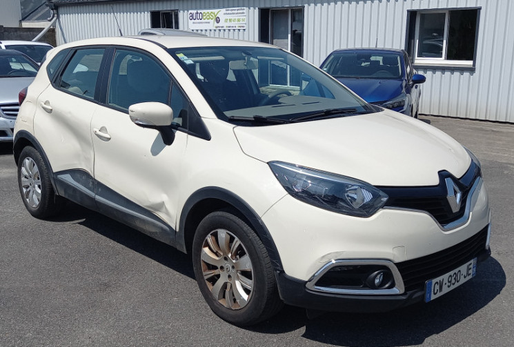 Renault Captur  0.9 TCe 90 pour PRO de l'AUTO   2 portes enfoncées