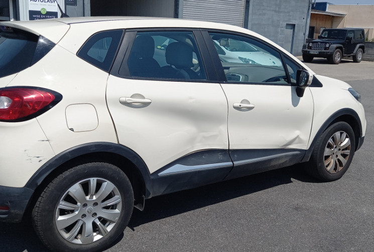 Renault Captur  0.9 TCe 90 pour PRO de l'AUTO   2 portes à remplacer