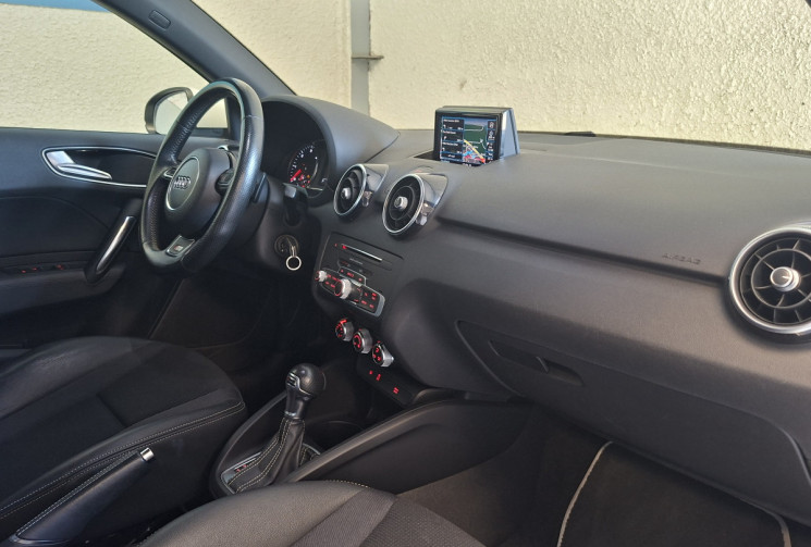 Audi A1 SPORTBACK  1.6 TDI 116 S-LINE/S-TRONIC 7 / JANTE 17