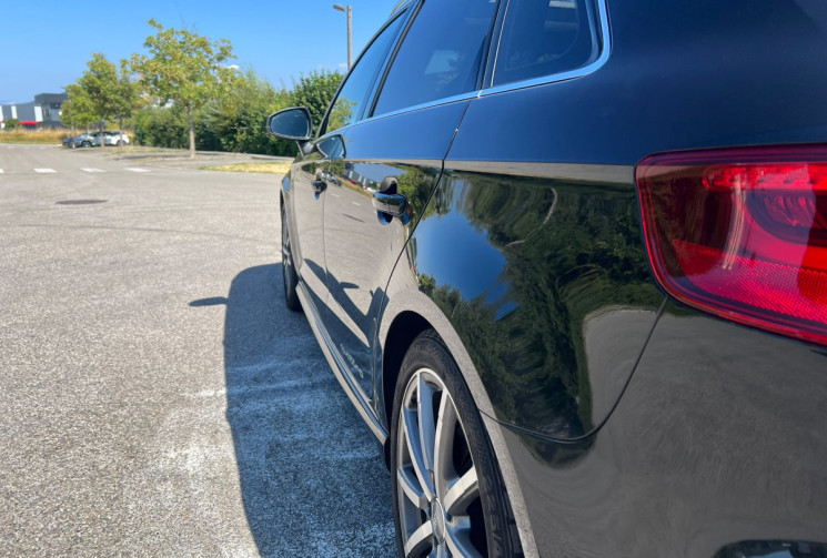 Audi S3 SPORTBACK 2.0 TFSI 300 Quattro S-Tronic 6 / Suivi complet*