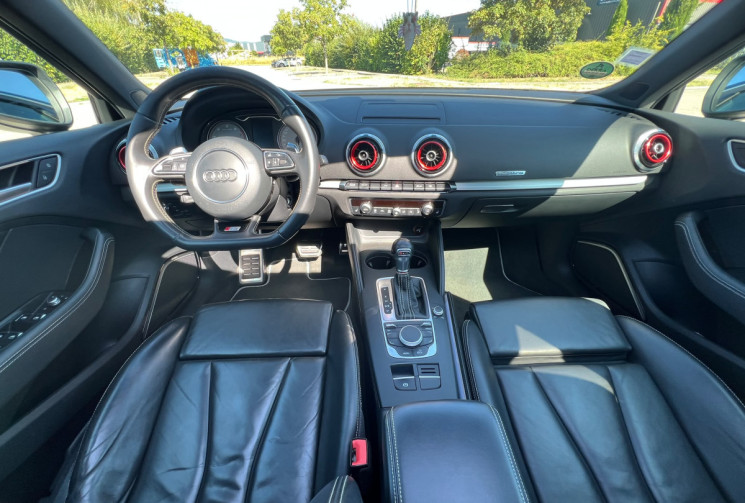 Audi S3 SPORTBACK 2.0 TFSI 300 Quattro S-Tronic 6 / Suivi complet*