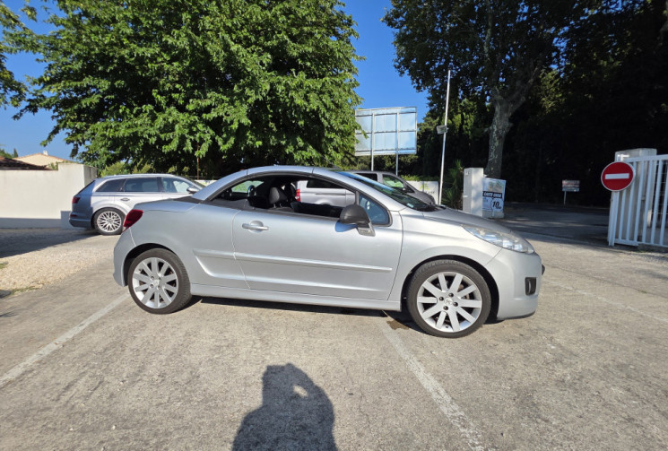 Peugeot 207 CC 1.6 16V  VTI FELINE BVA 120Ch / faible kilometrage 