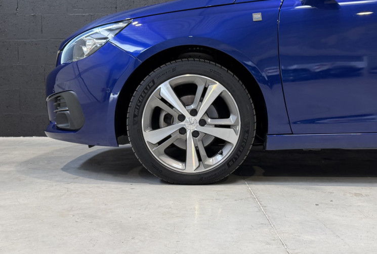 Peugeot 308 1,2 130 EAT8 Tech edition - Entretien complet Peugeot 