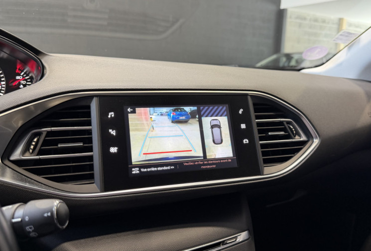 Peugeot 308 1,2 130 EAT8 Tech edition - Entretien complet Peugeot 