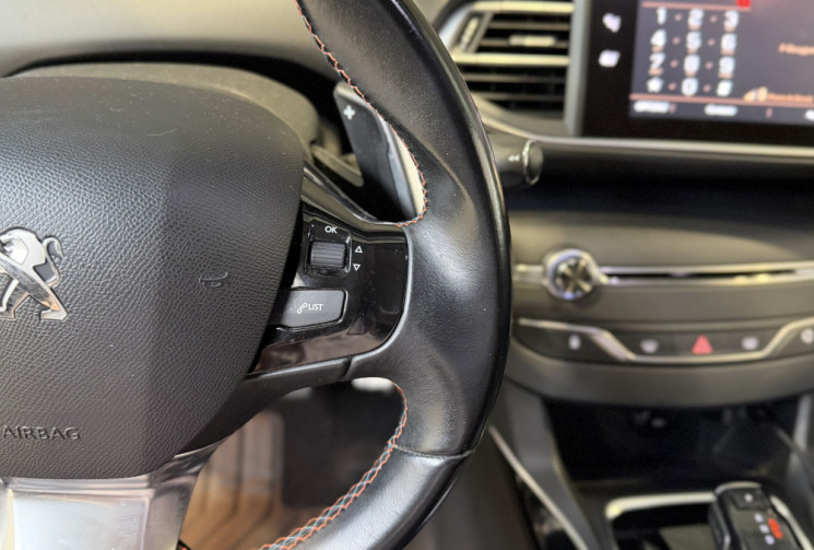 Peugeot 308 1,2 130 EAT8 Tech edition - Entretien complet Peugeot 