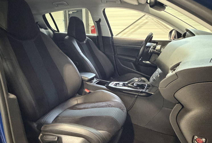 Peugeot 308 1,2 130 EAT8 Tech edition - Entretien complet Peugeot 