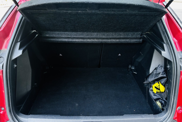 Peugeot 2008 1.2 100ch Allure Kit distribution remplacé / Attelage / Entretien Peugeot / Renault