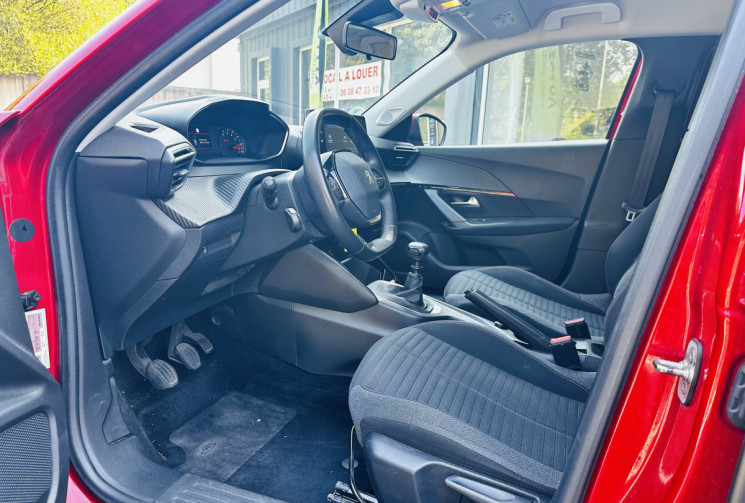 Peugeot 2008 1.2 100ch Allure Kit distribution remplacé / Attelage / Entretien Peugeot / Renault
