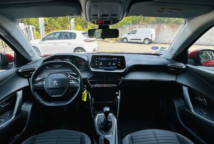 Peugeot 2008 1.2 100ch Allure Kit distribution remplacé / Attelage / Entretien Peugeot / Renault