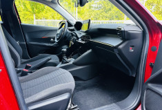 Peugeot 2008 1.2 100ch Allure Kit distribution remplacé / Attelage / Entretien Peugeot / Renault