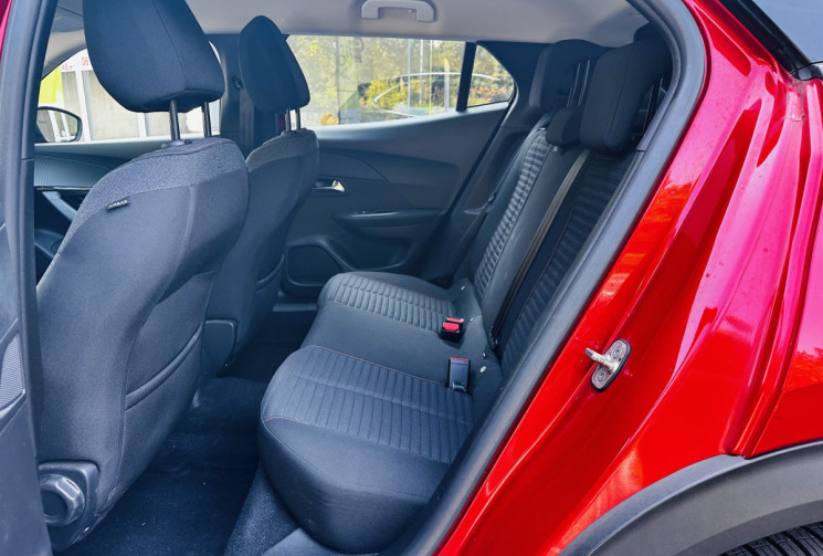 Peugeot 2008 1.2 100ch Allure Kit distribution remplacé / Attelage / Entretien Peugeot / Renault