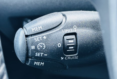 Peugeot 2008 1.2 100ch Allure Kit distribution remplacé / Attelage / Entretien Peugeot / Renault