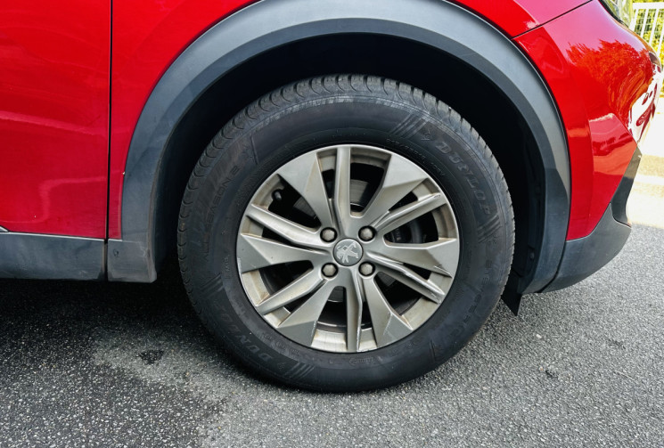 Peugeot 2008 1.2 100ch Allure Kit distribution remplacé / Attelage / Entretien Peugeot / Renault