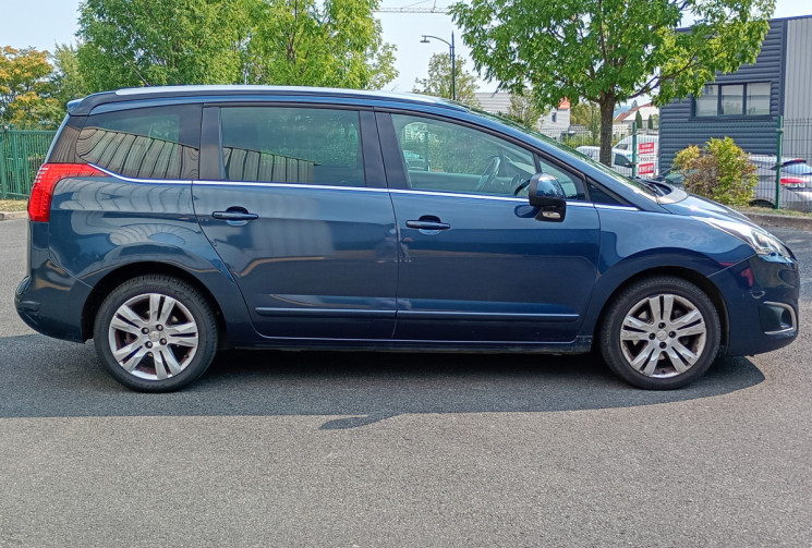 Peugeot 5008 2.0 HDI 150 - ALLURE - 7 Places