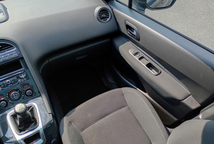 Peugeot 5008 2.0 HDI 150 - ALLURE - 7 Places