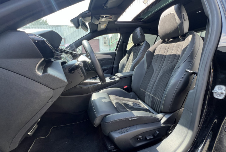 Peugeot 308 GT 130cv Full Option * Caméra 360 * Sièges Massants Chauffants * Carplay * Toit Ouvrant