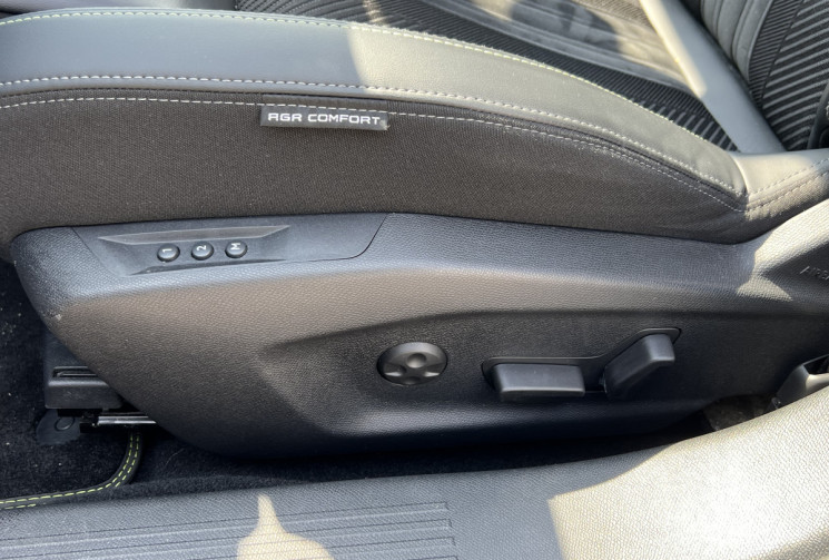 Peugeot 308 GT 130cv Full Option * Caméra 360 * Sièges Massants Chauffants * Carplay * Toit Ouvrant