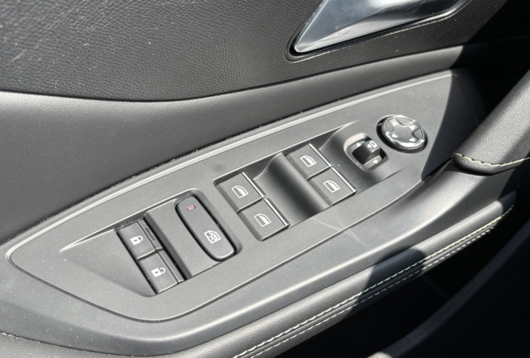 Peugeot 308 GT 130cv Full Option * Caméra 360 * Sièges Massants Chauffants * Carplay * Toit Ouvrant