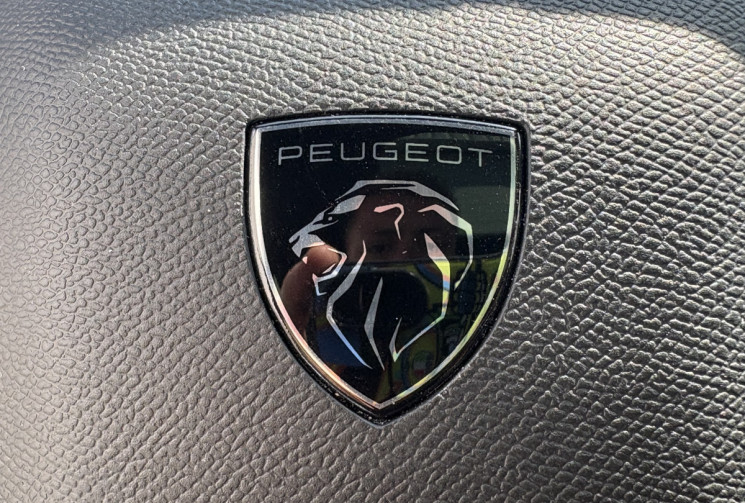 Peugeot 308 GT 130cv Full Option * Caméra 360 * Sièges Massants Chauffants * Carplay * Toit Ouvrant