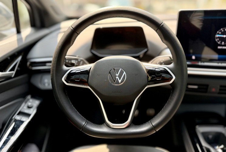 Volkswagen ID.4 Pro 77 kWh Life Max 286 ch / Toit Panoramique / Caméra / CarPlay / 1ère main