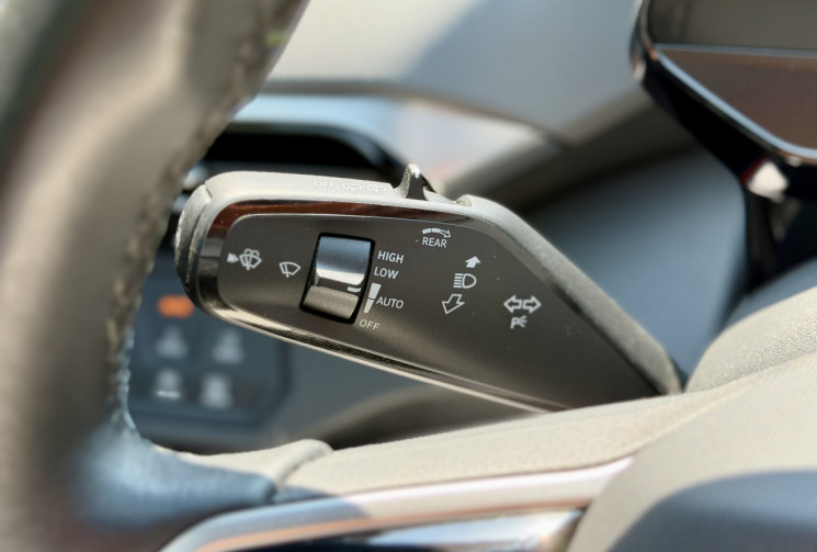 Volkswagen ID.4 Pro 77 kWh Life Max 286 ch / Toit Panoramique / Caméra / CarPlay / 1ère main