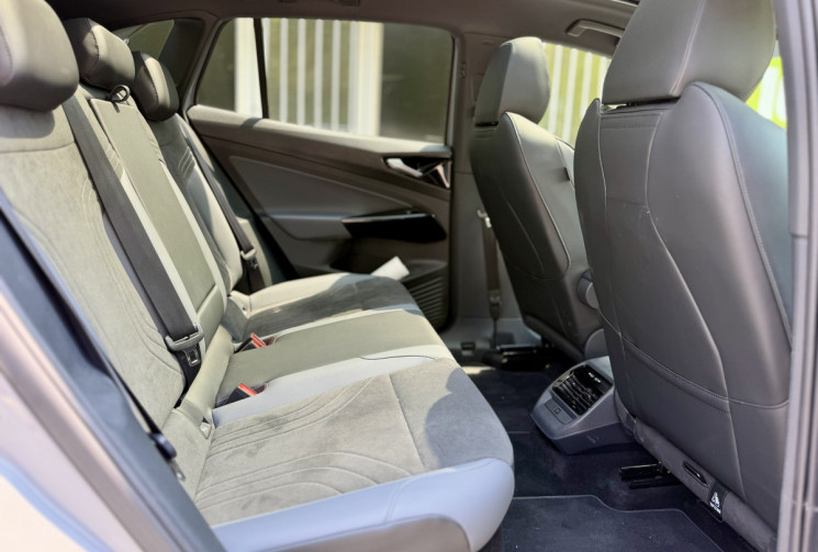 Volkswagen ID.4 Pro 77 kWh Life Max 286 ch / Toit Panoramique / Caméra / CarPlay / 1ère main