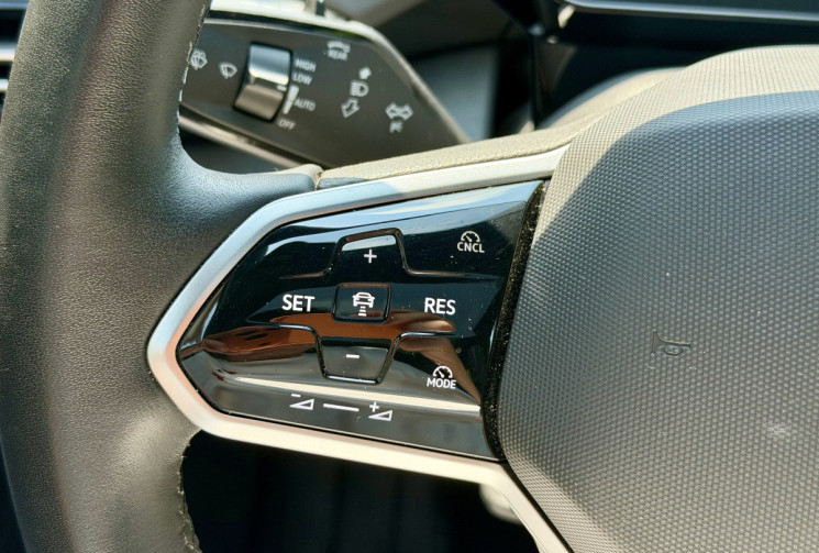 Volkswagen ID.4 Pro 77 kWh Life Max 286 ch / Toit Panoramique / Caméra / CarPlay / 1ère main