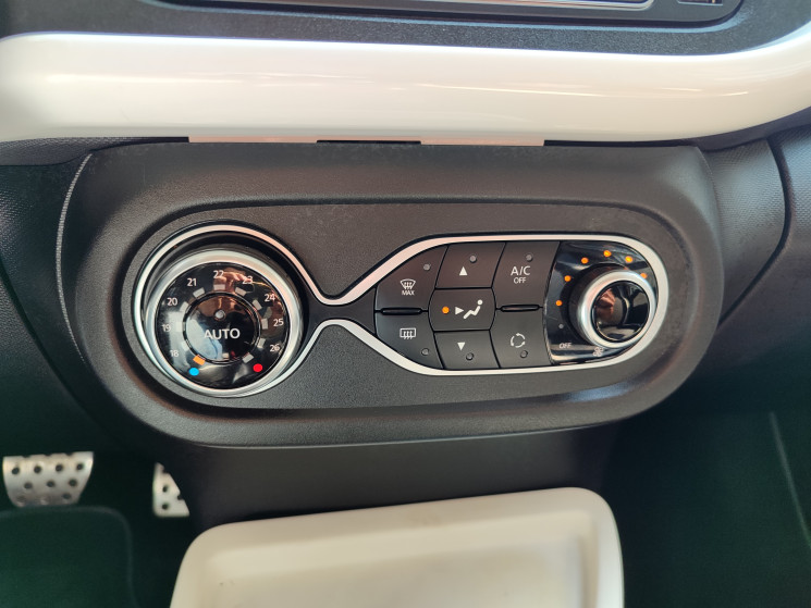 Renault Twingo III 1.0 SCe // MIDNIGHT // EDC S&S // 71 cv/ Suivi Renault / 1ER Main