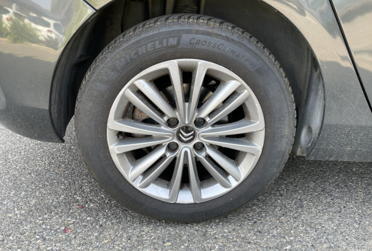 Citroën C4 1.6 e-HDi 115 FAP Exclusive / Siege chauffant et massant 