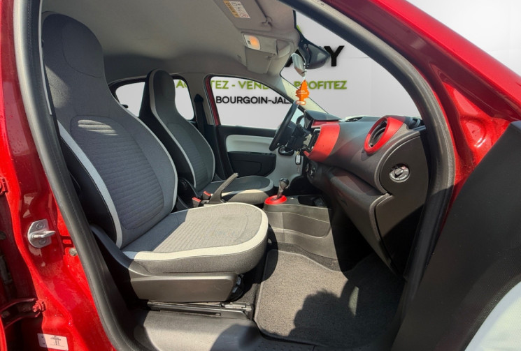 Renault Twingo III / 82 CH / ZEN / ACHAT INTEGRAL