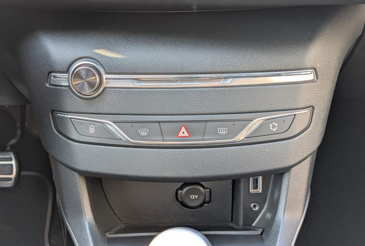 Peugeot 308  Phase II 1.6 e-HDi GT LINE TITANIUM  115 - GARANTIE 12 MOIS -