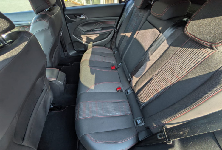 Peugeot 308  Phase II 1.6 e-HDi GT LINE TITANIUM  115 - GARANTIE 12 MOIS -