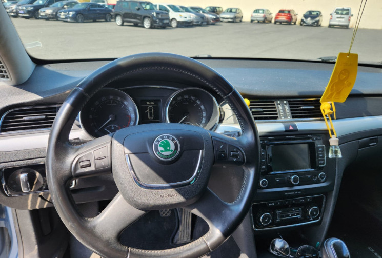 Skoda SUPERB II Combi 1.6 TDI 105 / GARANTIE 12 MOIS
