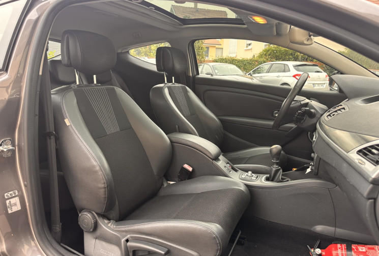 Renault Megane III Coupé 2.0 dCi FAP 160 cv BVM6 / 1ERE MAIN