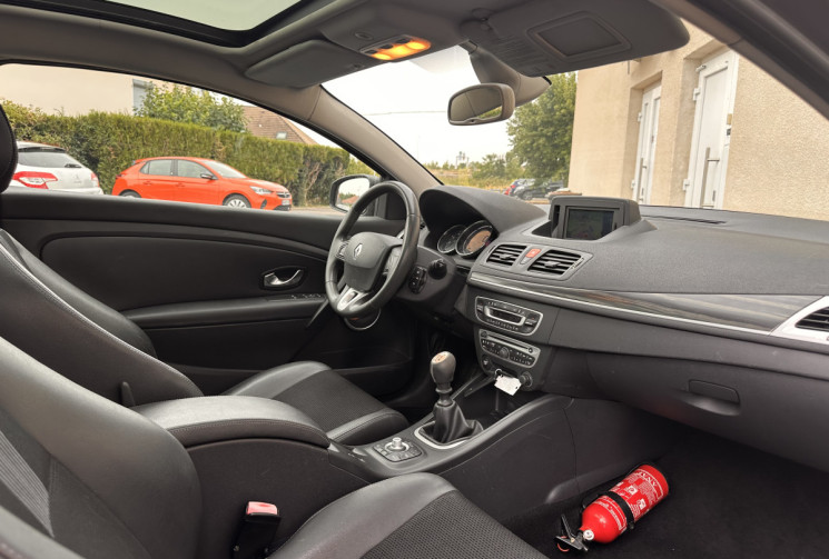 Renault Megane III Coupé 2.0 dCi FAP 160 cv BVM6 / 1ERE MAIN