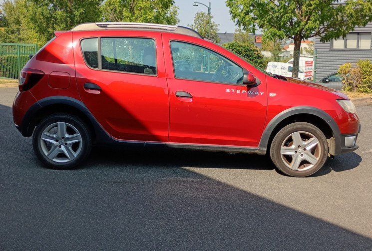Dacia Sandero  Stepway 1.5 dCi eco2 90 ch // Kit Distrib OK