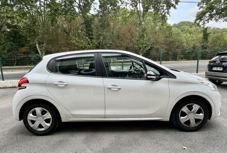 Peugeot 208 1.6 BlueHDI 75 / Ecran Android Auto / Dossier entretien / Garantie 6 mois