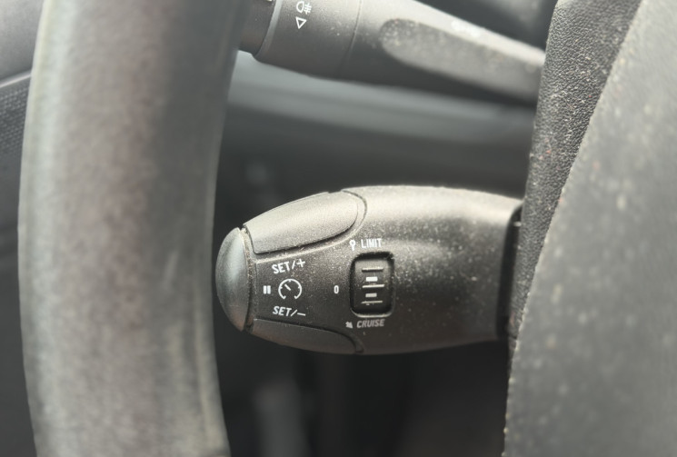 Peugeot 208 1.6 BlueHDI 75 / Ecran Android Auto / Dossier entretien / Garantie 6 mois