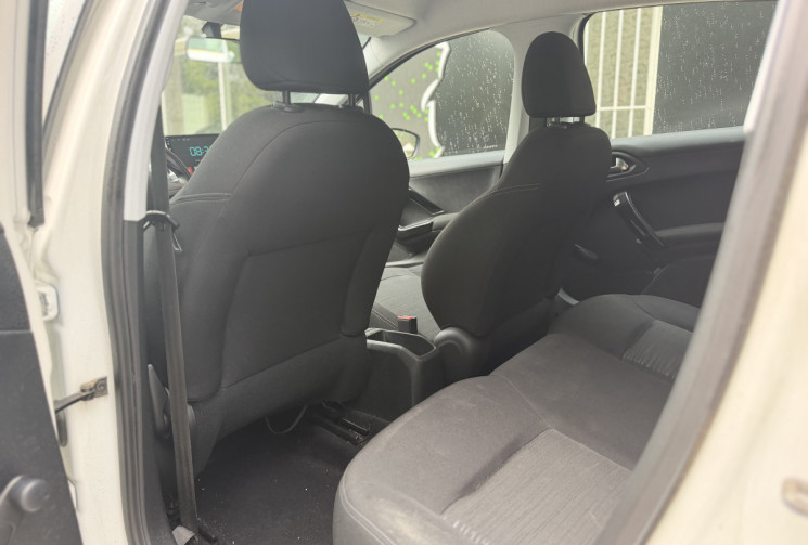 Peugeot 208 1.6 BlueHDI 75 / Ecran Android Auto / Dossier entretien / Garantie 6 mois