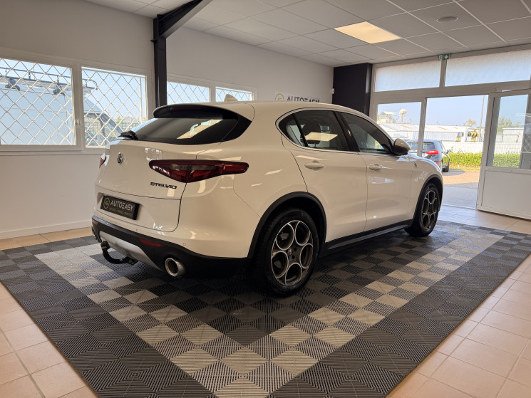 Alfa Romeo Stelvio 2.2 JTD 16V 180 AT 8 / DISTRIBUTION A JOUR / SUPER 