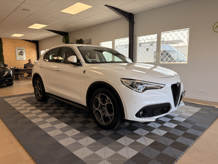 Alfa Romeo Stelvio 2.2 JTD 16V 180 AT 8 / DISTRIBUTION A JOUR / SUPER 