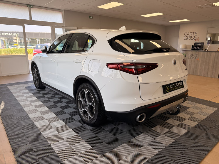 Alfa Romeo Stelvio 2.2 JTD 16V 180 AT 8 / DISTRIBUTION A JOUR / SUPER 