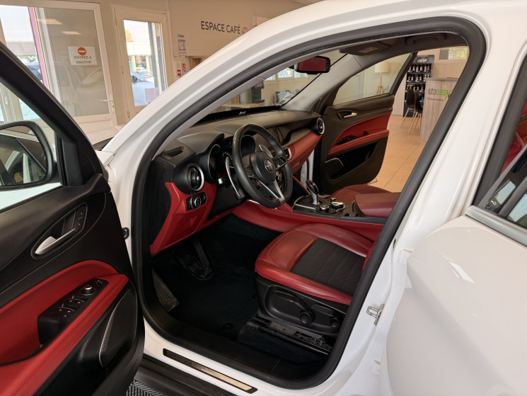 Alfa Romeo Stelvio 2.2 JTD 16V 180 AT 8 / DISTRIBUTION A JOUR / SUPER 
