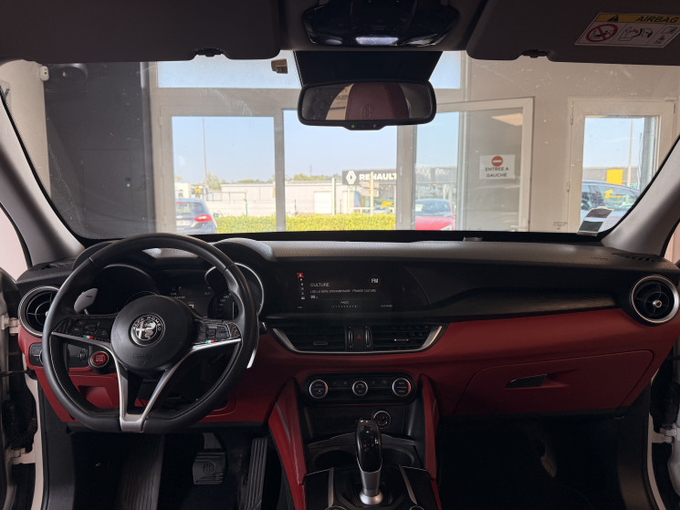 Alfa Romeo Stelvio 2.2 JTD 16V 180 AT 8 / DISTRIBUTION A JOUR / SUPER 