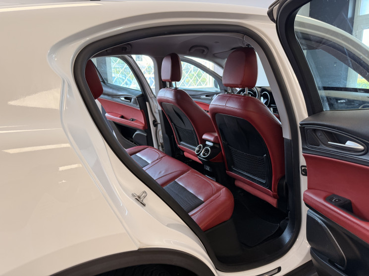 Alfa Romeo Stelvio 2.2 JTD 16V 180 AT 8 / DISTRIBUTION A JOUR / SUPER 