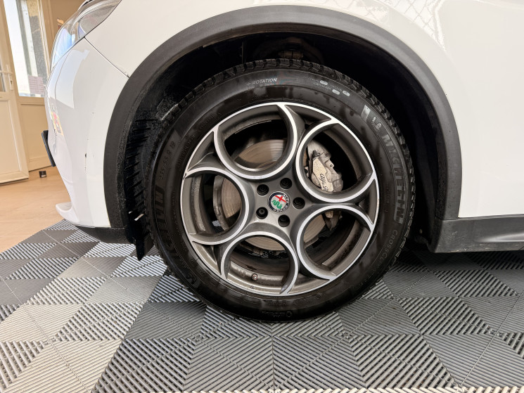 Alfa Romeo Stelvio 2.2 JTD 16V 180 AT 8 / DISTRIBUTION A JOUR / SUPER 